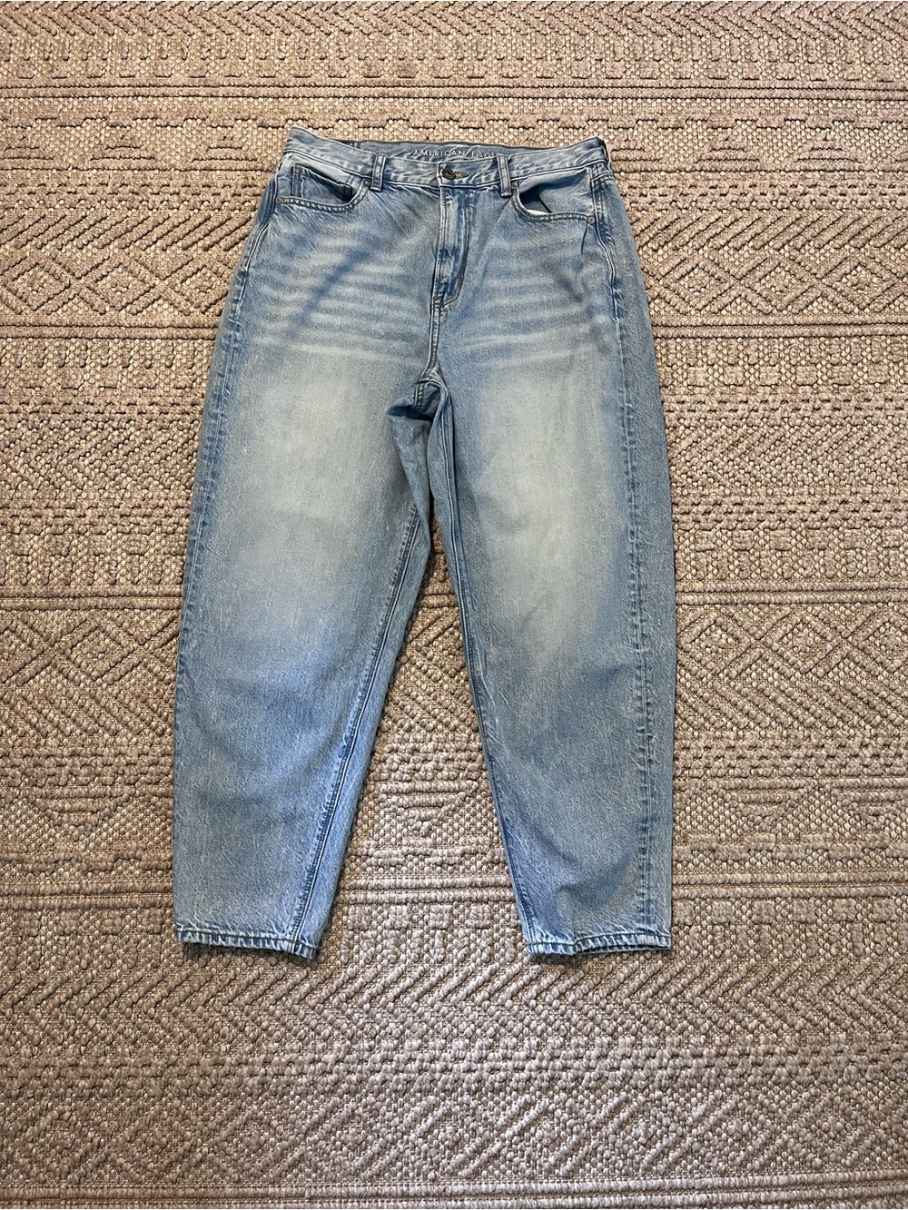 American Eagle Relaxed Mom Jeans